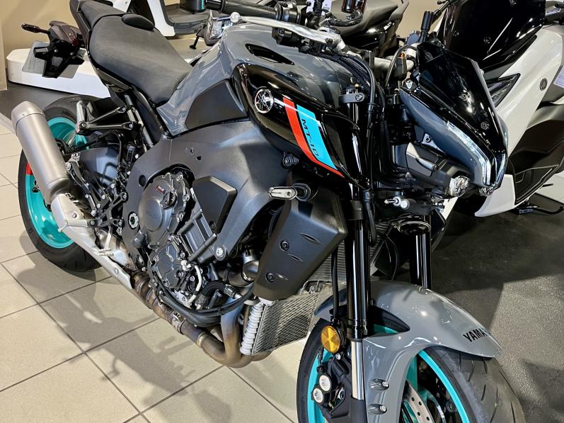 YAMAHA MT-10